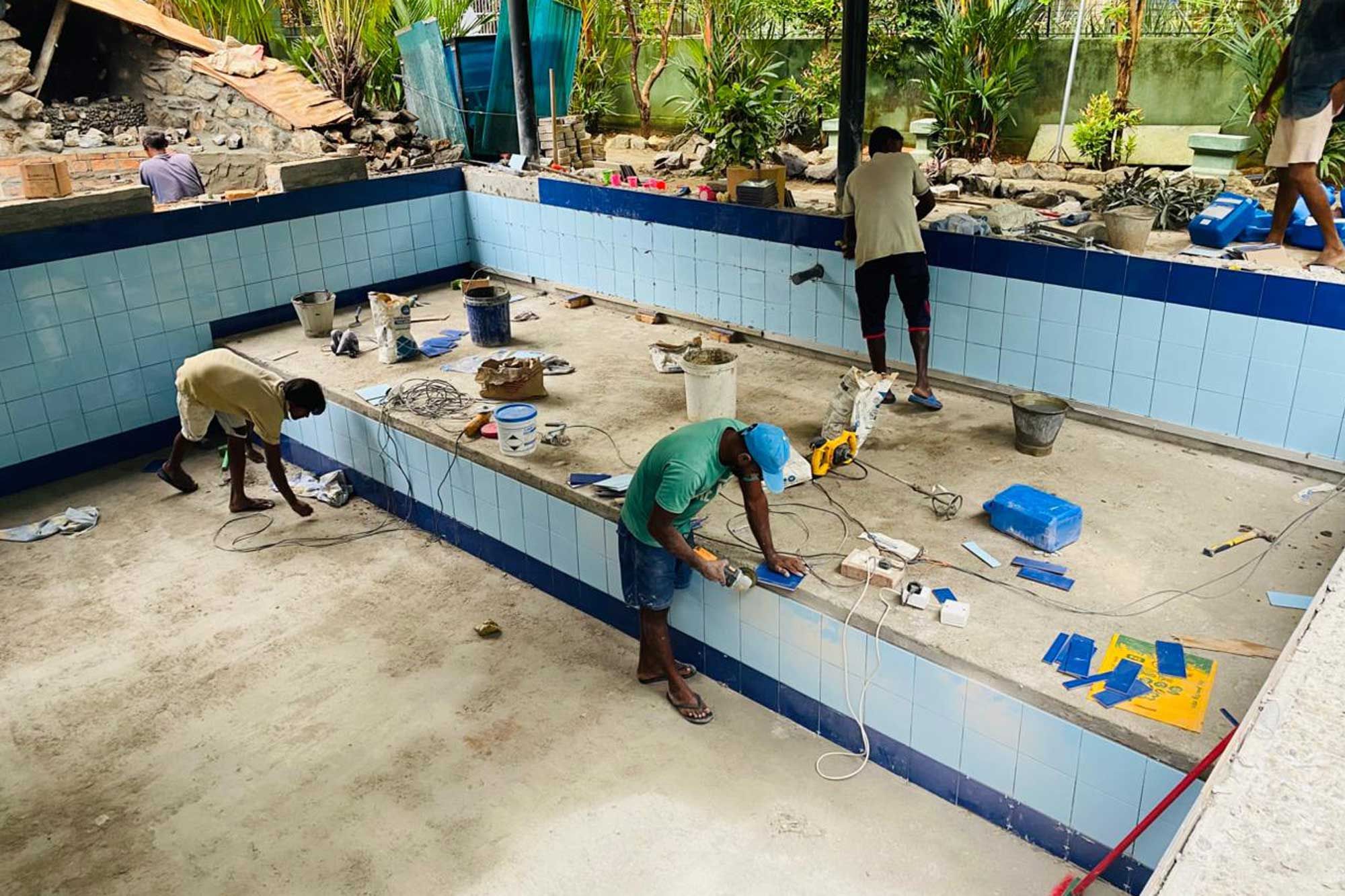 Ein Teil der Wände sind gefließt