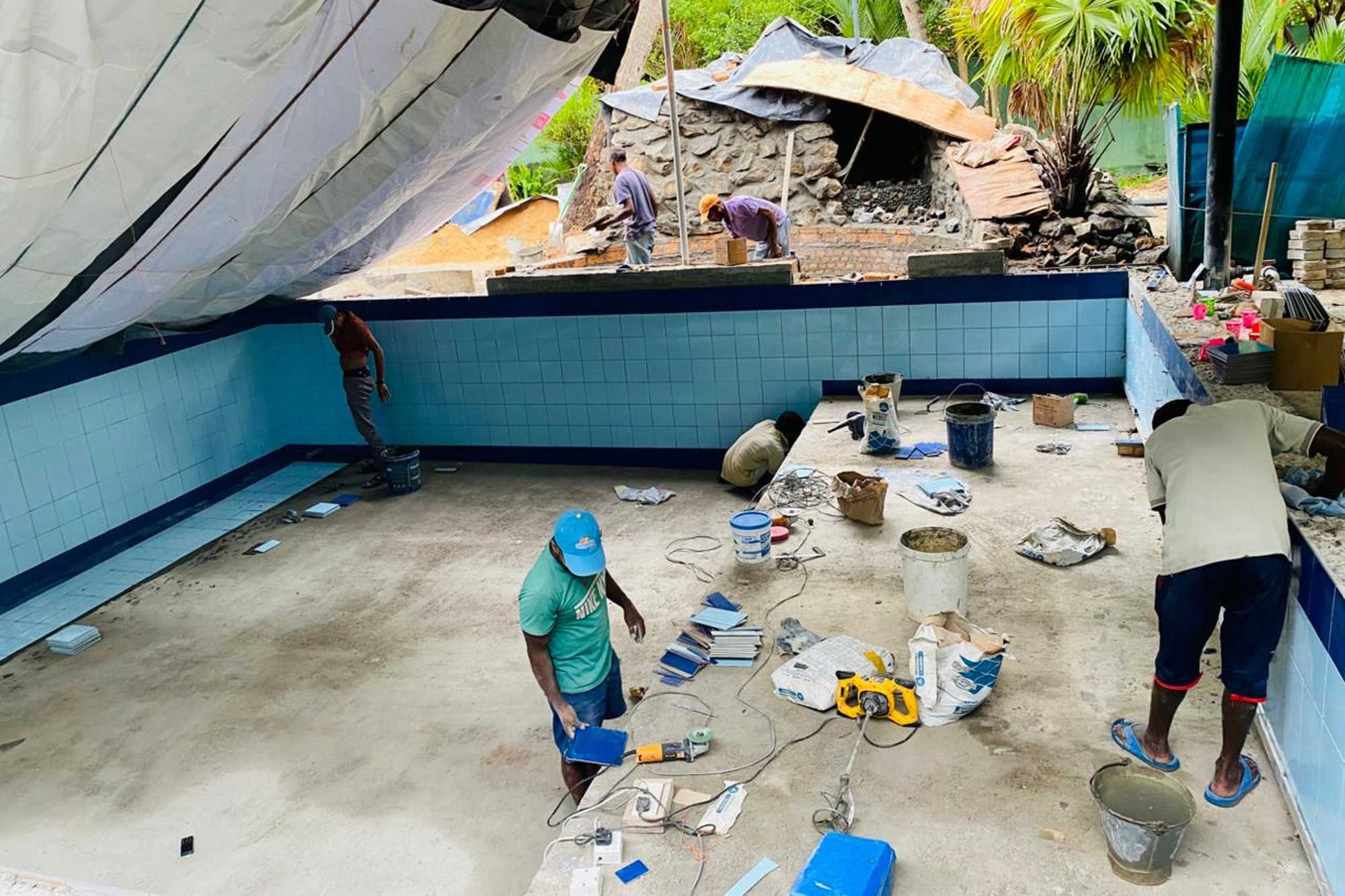 Begin der Arbeiten an den Innenflächen & Fliesenarbeiten 