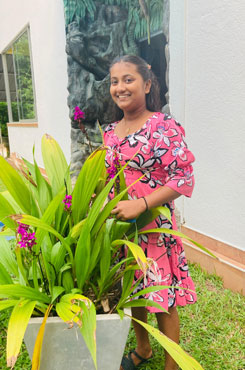 Pabodya &ndash; zur&uuml;ckhaltend, feinf&uuml;hlig und kreativ, liebt B&uuml;cher, Kunst und ruhige Momente mit besonderer Tiefe.