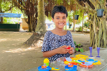 Radeesha &ndash; still, nachdenklich und auf der Suche nach Geborgenheit