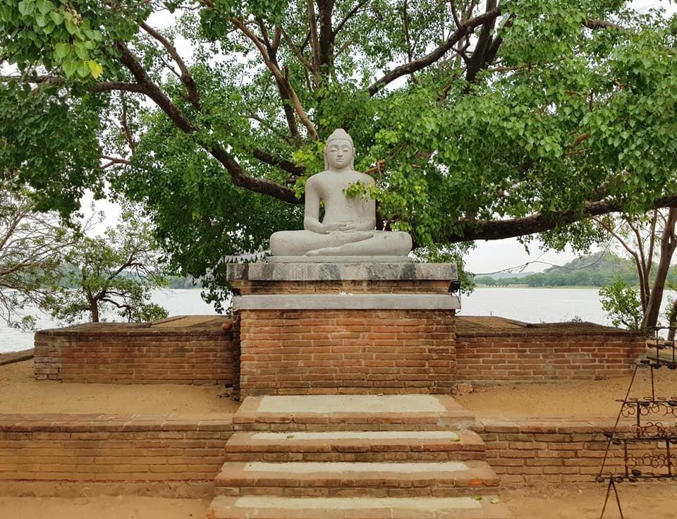 Buddha-Statue in der Nähe des Hotels