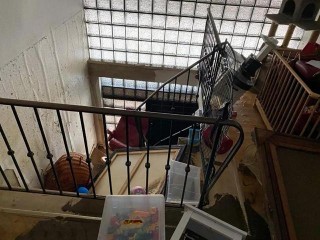 So sah das Treppenhaus einen Tag nach der Flut aus.