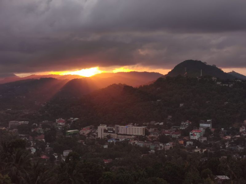 Ein Sonnenuntergang über den Bergen als Belohnung.