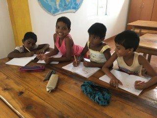 Sandali, Teekshana, Anne und Deepthi