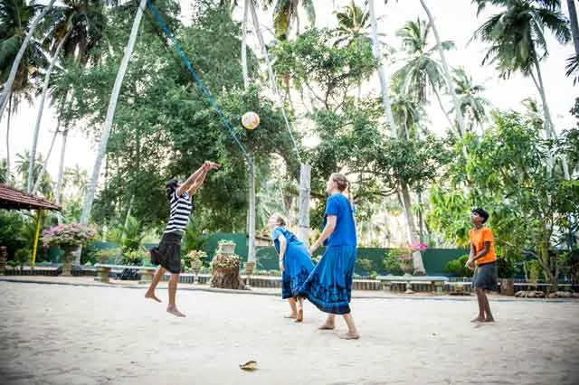 Hier wird nicht nur Volleyball gespielt, auch andere Spiele wie Kappeti