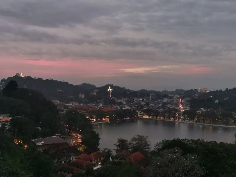 Abendstimmung am Kandy Viewpoint