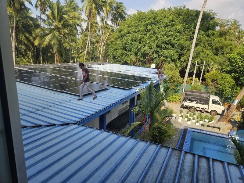 Die dritte Solaranlage wird installiert