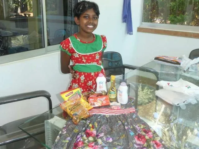 Padmini l&auml;chelt stolz in die Kamera