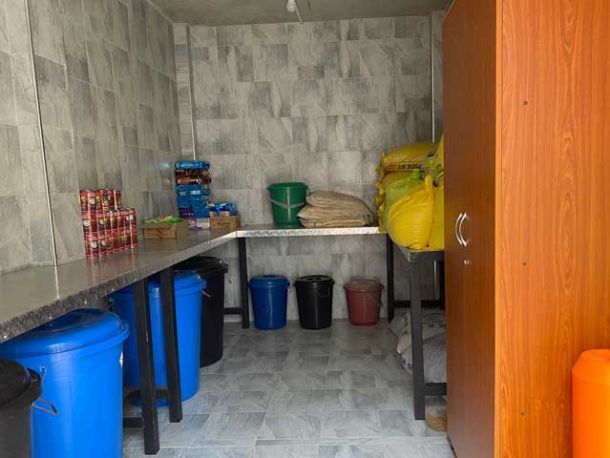 Wir kaufen Lebensmittel auf Vorrat.