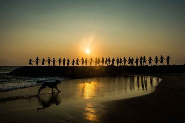 Hand in Hand. Gemeinsam gehen wir durch dick und d&uuml;nn.