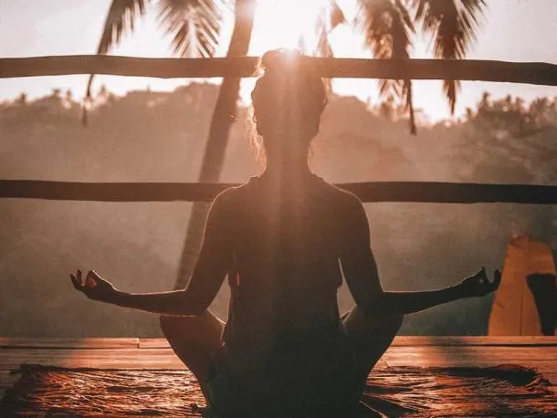 Ayurveda und Yoga sind zwei m&auml;chtige Systeme der alten indischen Weisheit, die eine tiefe und ganzheitliche Verbindung von K&ouml;rper, Geist und Seele f&ouml;rdern