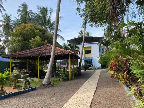 Der Weg f&uuml;hrt weiter zu unserem Kinderheim.