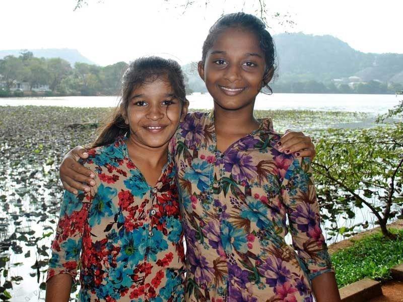 Theyaga und Vindiya am See