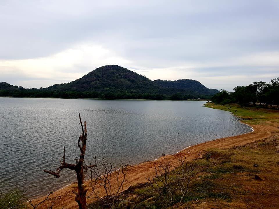 Der Ort Girithale liegt an einem malerischen See.