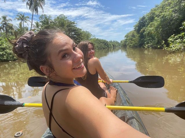 Lara und Magda unterwegs in Sri Lanka